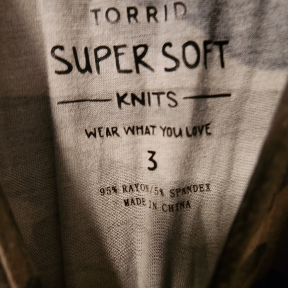 Torrid camouflage jumpsuit size 3 - Picture 2 of 3